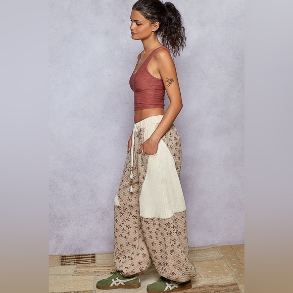 POL “ Sunstone Joggers “ Quilted Jogger Pants | Taupe & Oatmilk - Picture 4 of 5